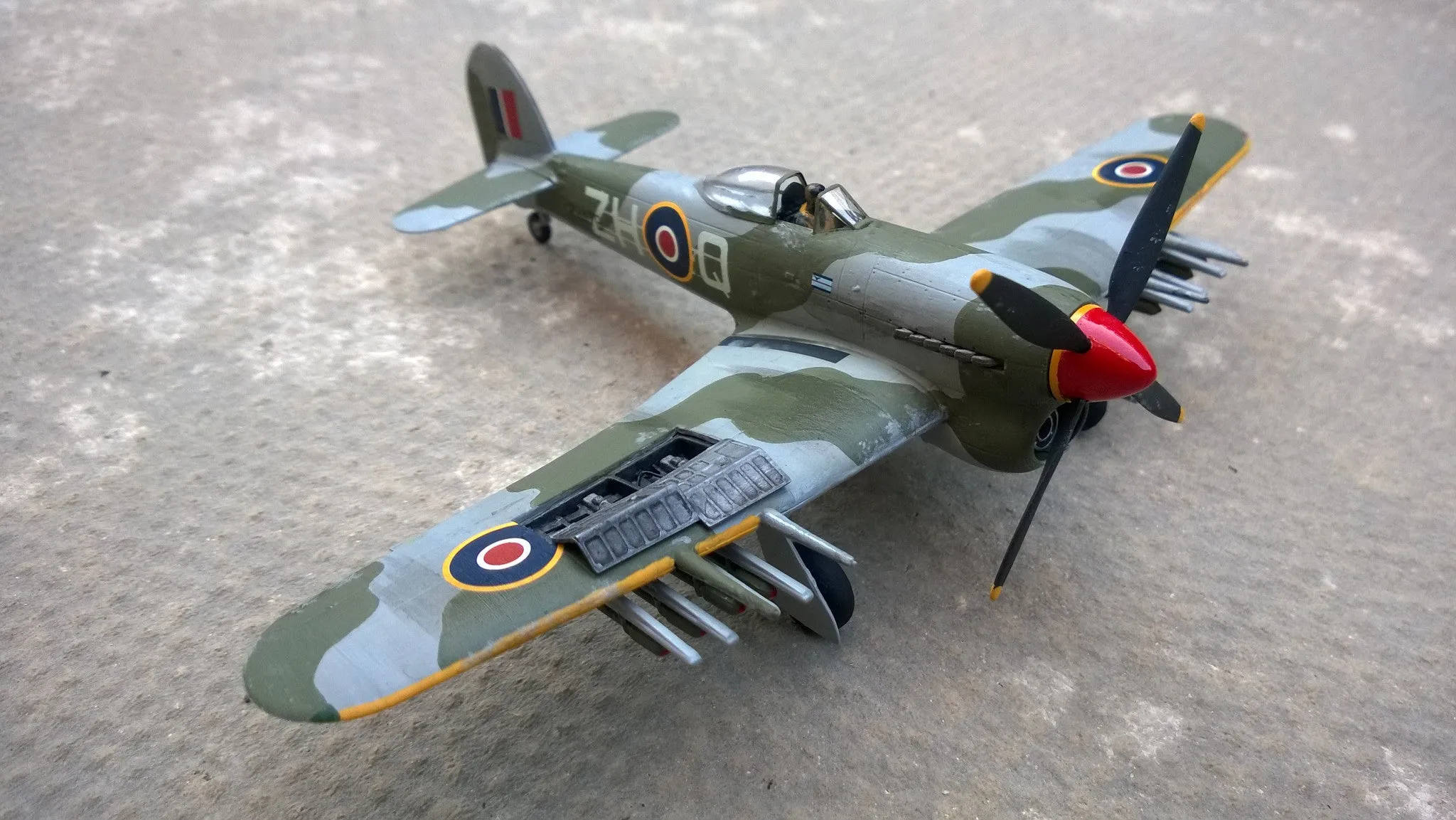 Airfix Aircraft 1/72 Hawker Typhoon IB Fighter Medium Starter Set w/Paint & Glue Kit