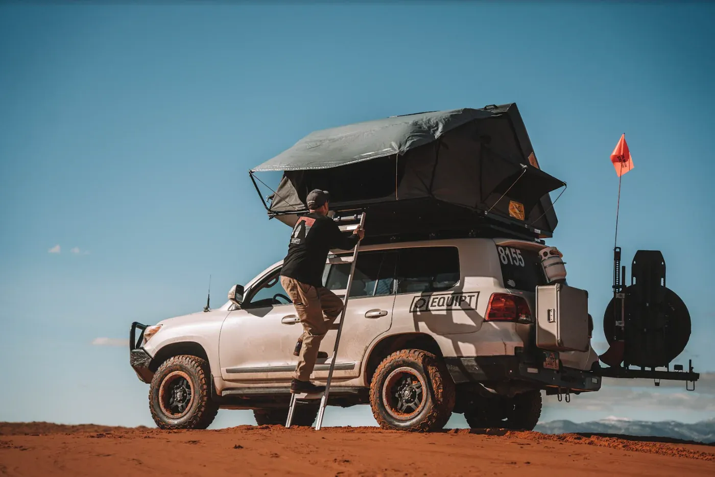 Eezi-Awn Sword Hardshell Rooftop Tent