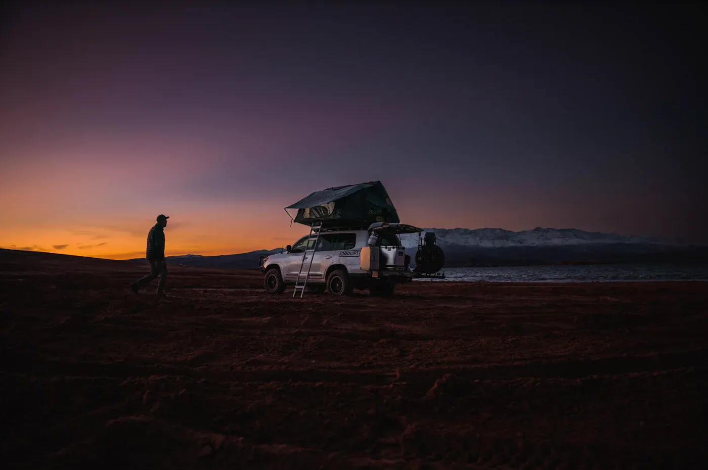 Eezi-Awn Sword Hardshell Rooftop Tent