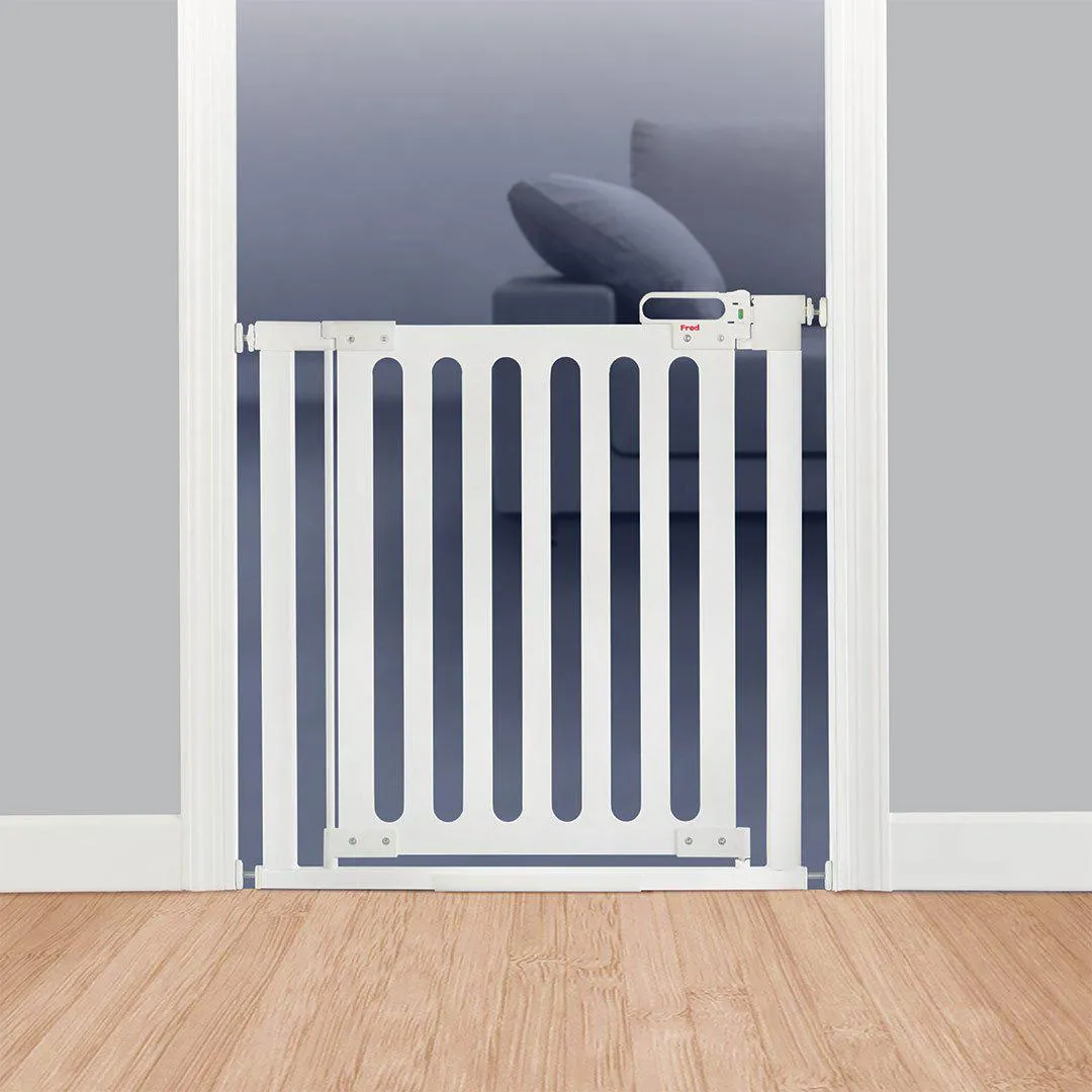 Fred Pressure Fit Stairgate - White Wood Panel/Pure White Fittings