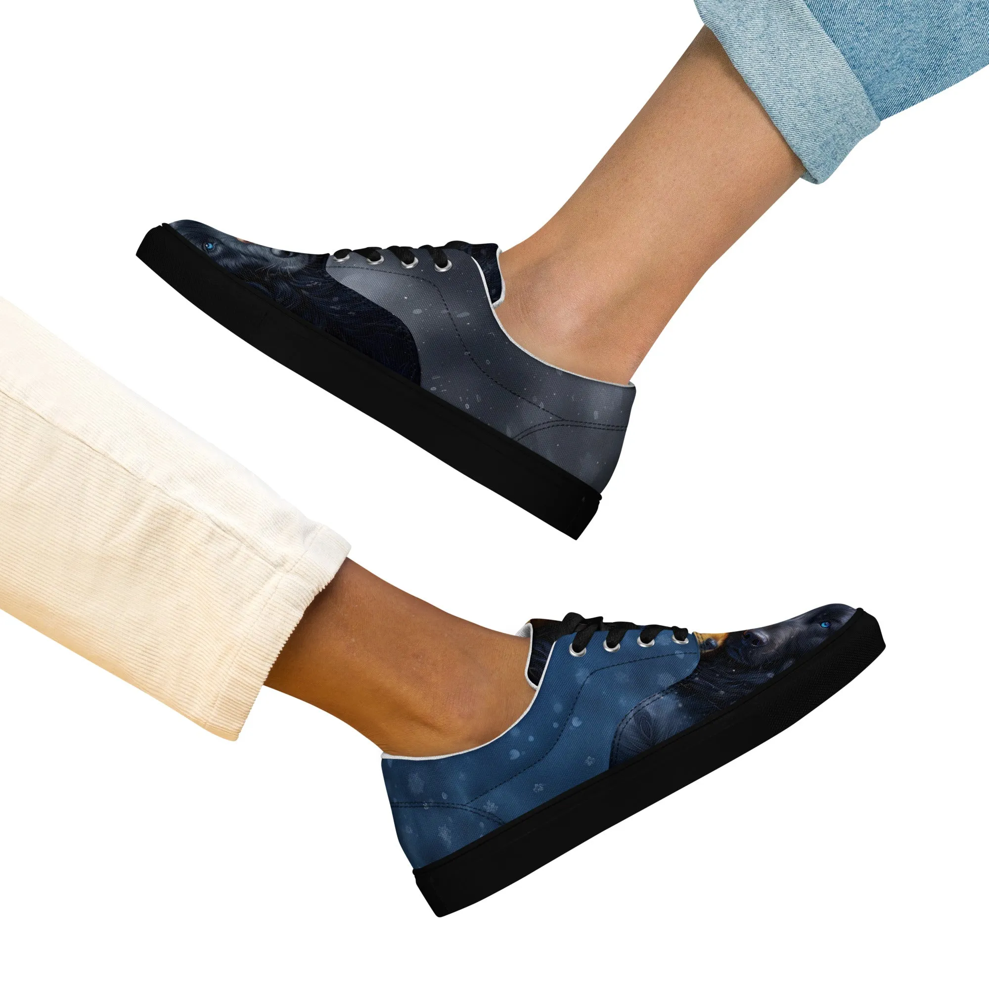 Winter Guardians Women’s lace-up canvas shoes